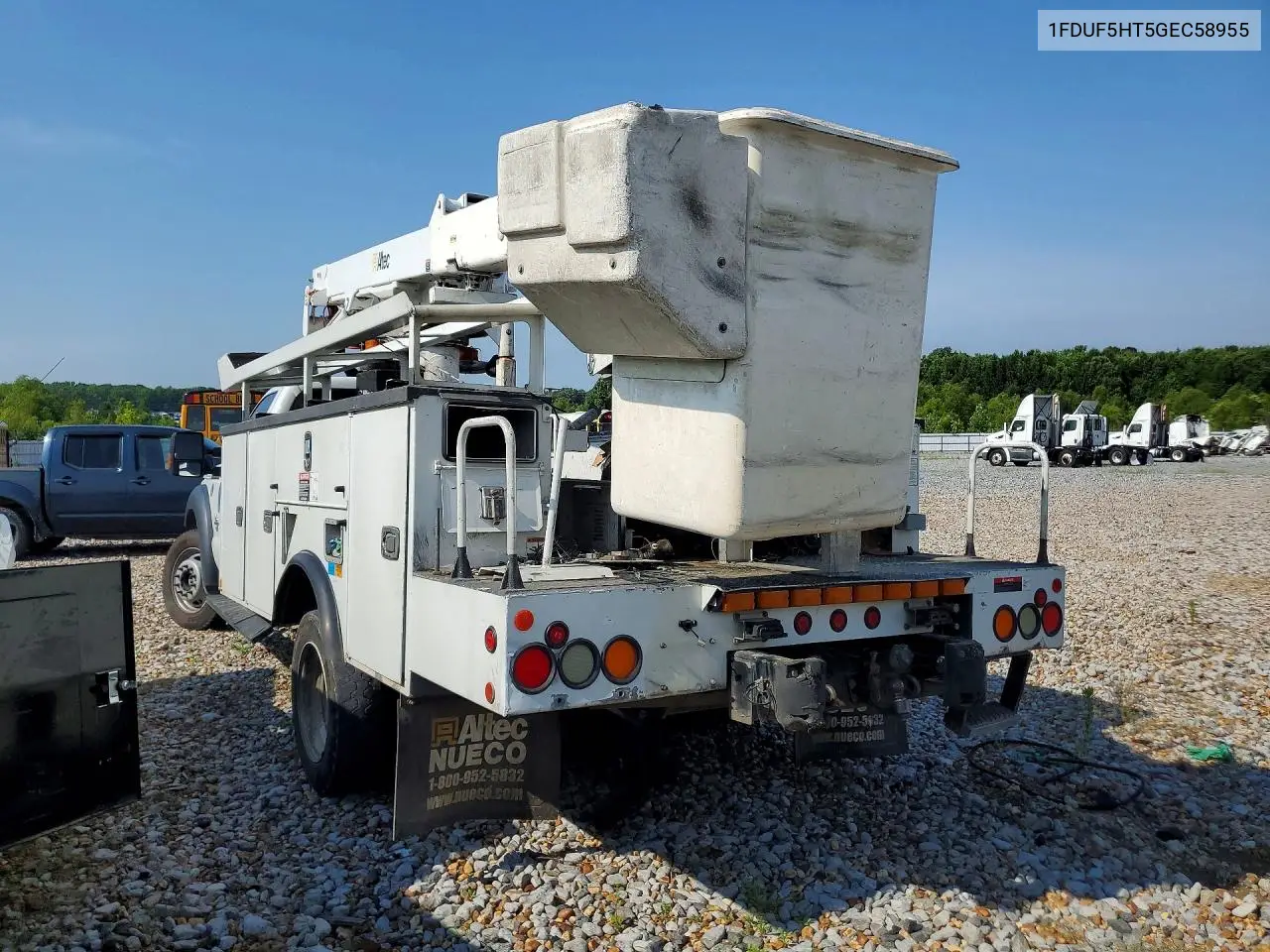 2016 Ford F550 Super Duty Bucket Truck VIN: 1FDUF5HT5GEC58955 Lot: 57008256