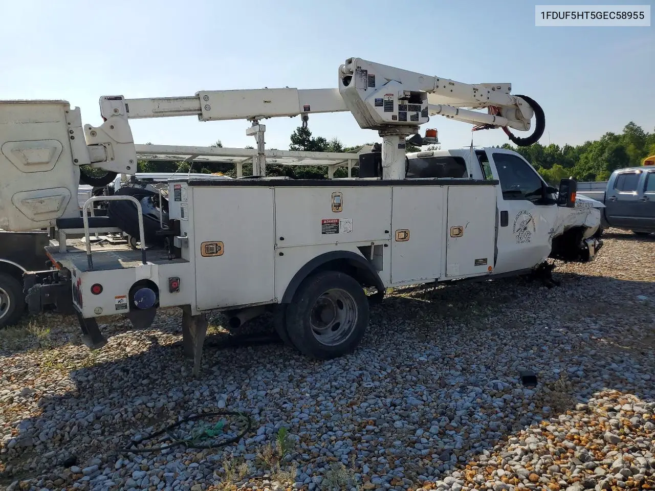 2016 Ford F550 Super Duty Bucket Truck VIN: 1FDUF5HT5GEC58955 Lot: 57008256