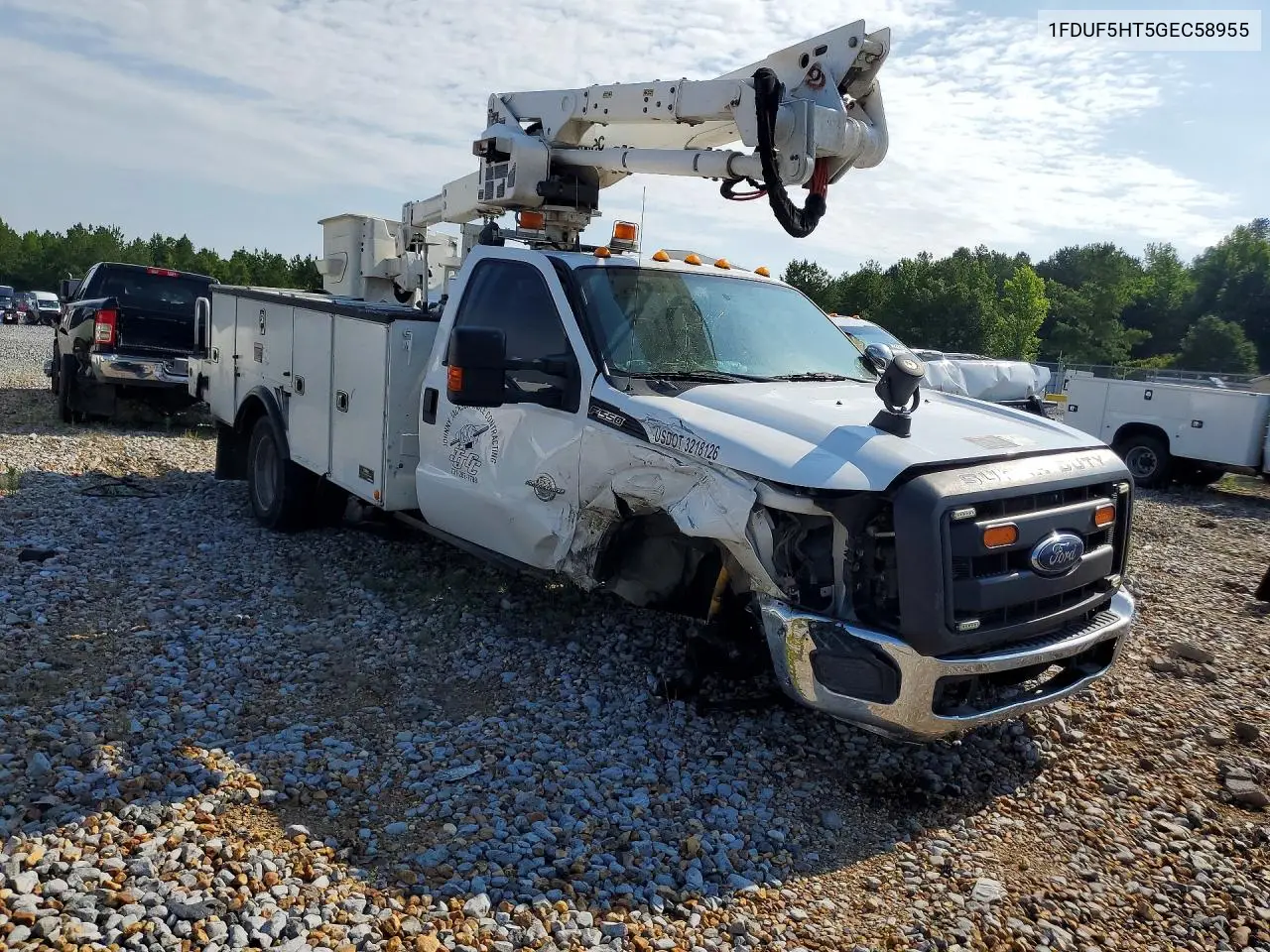2016 Ford F550 Super Duty Bucket Truck VIN: 1FDUF5HT5GEC58955 Lot: 57008256