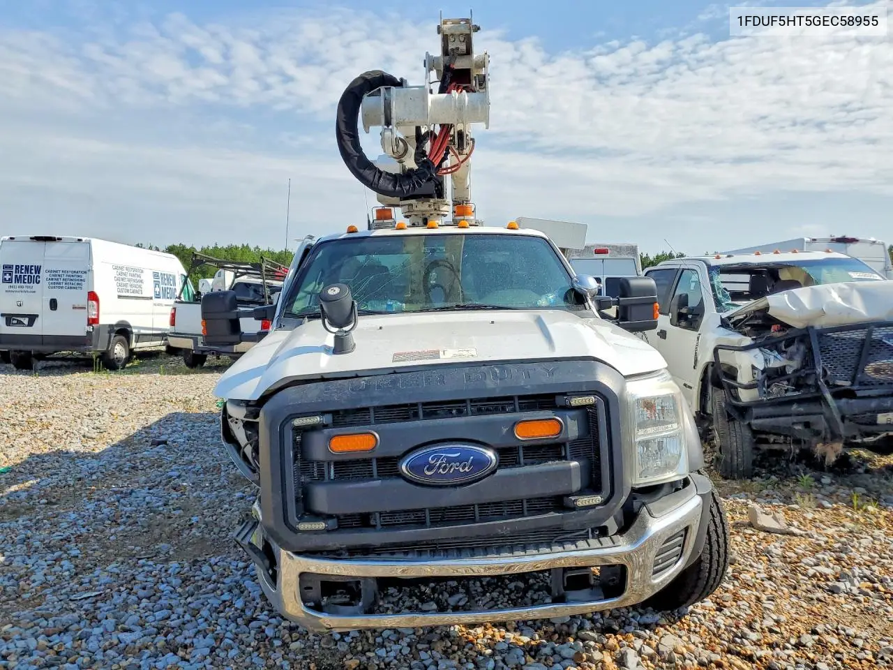 2016 Ford F550 Super Duty Bucket Truck VIN: 1FDUF5HT5GEC58955 Lot: 57008256