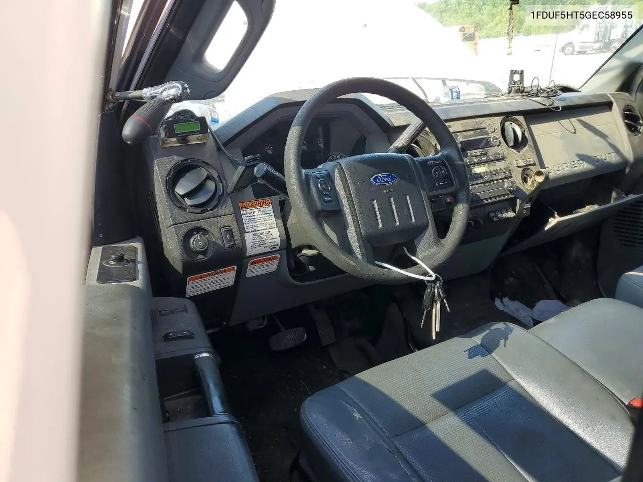 2016 Ford F550 Super Duty Bucket Truck VIN: 1FDUF5HT5GEC58955 Lot: 57008256