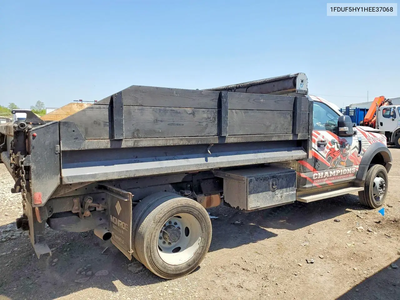 2017 Ford F550 Super Duty Dump Truck VIN: 1FDUF5HY1HEE37068 Lot: 53439546