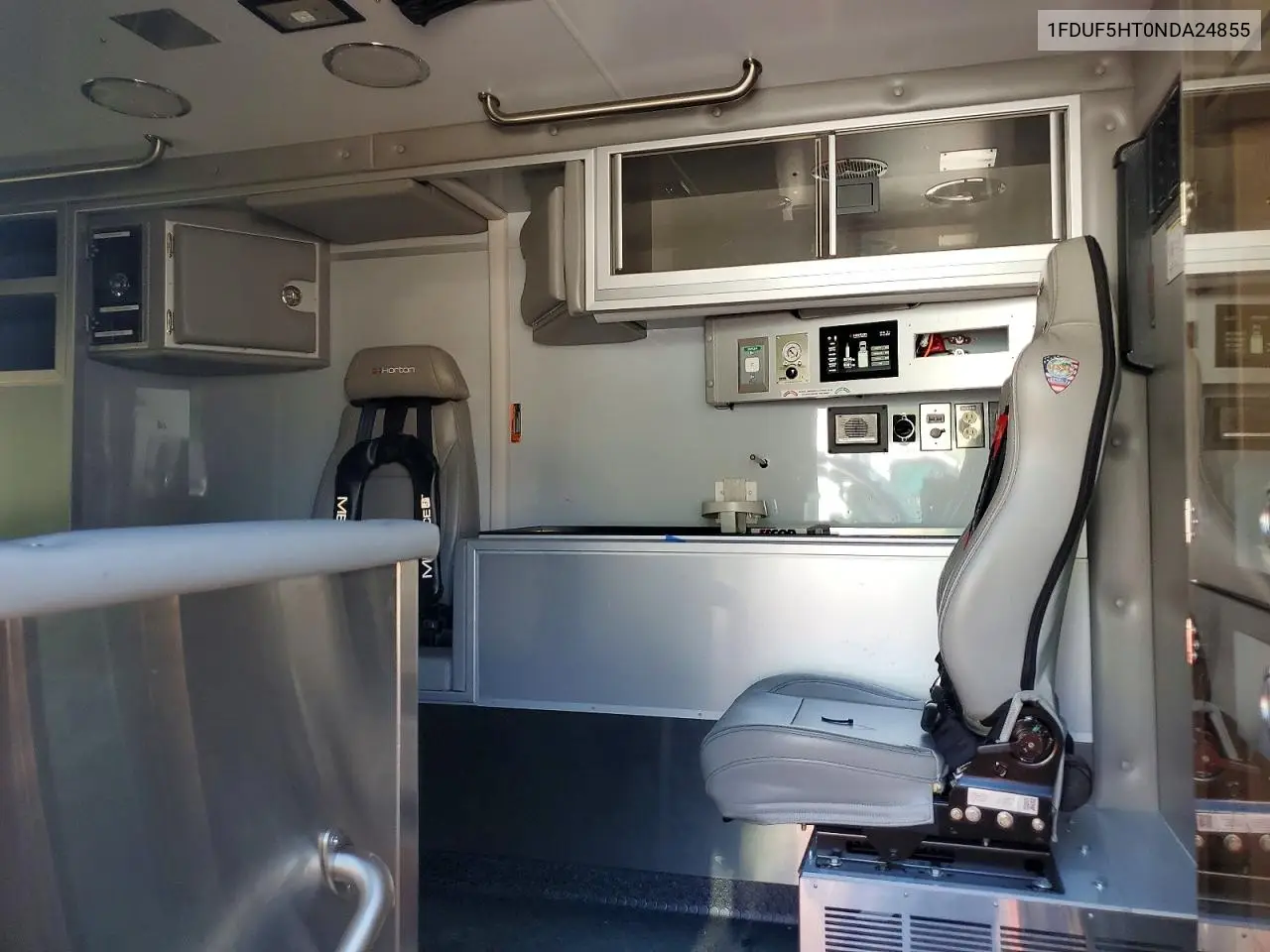 2022 Ford F550 Super - Ambulance VIN: 1FDUF5HT0NDA24855 Lot: 49401096