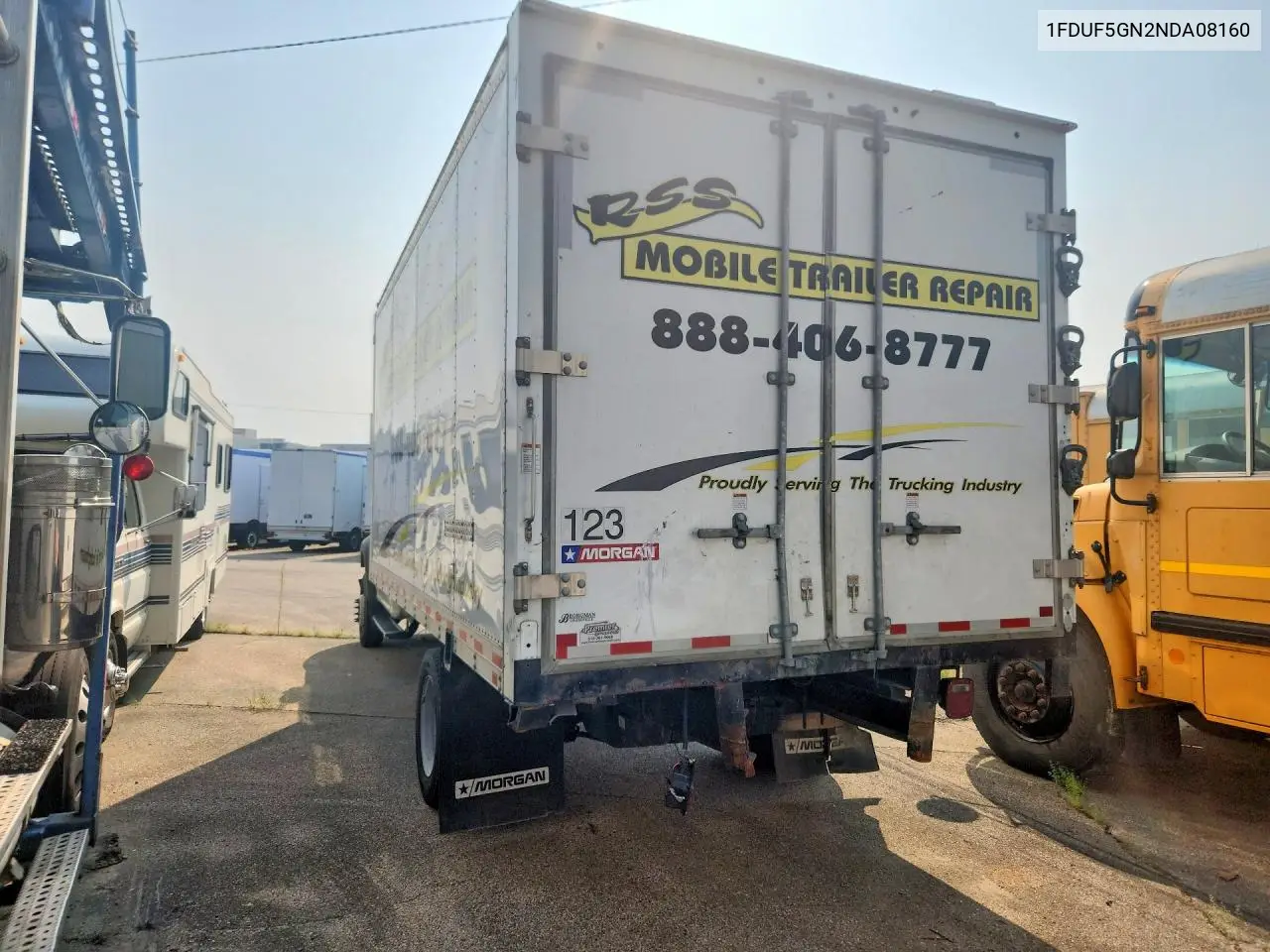 2022 Ford F550 Super Duty Box Truck VIN: 1FDUF5GN2NDA08160 Lot: 60995476