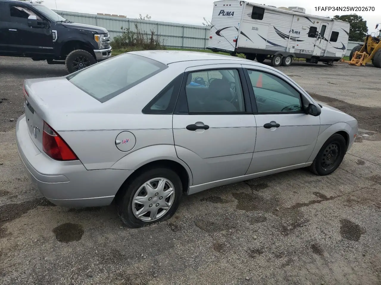 1FAFP34N25W202670 2005 Ford Focus Zx4