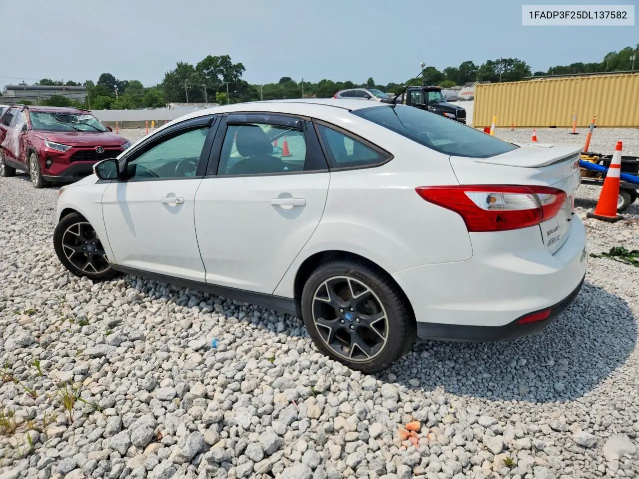2013 Ford Focus Se VIN: 1FADP3F25DL137582 Lot: 61135986