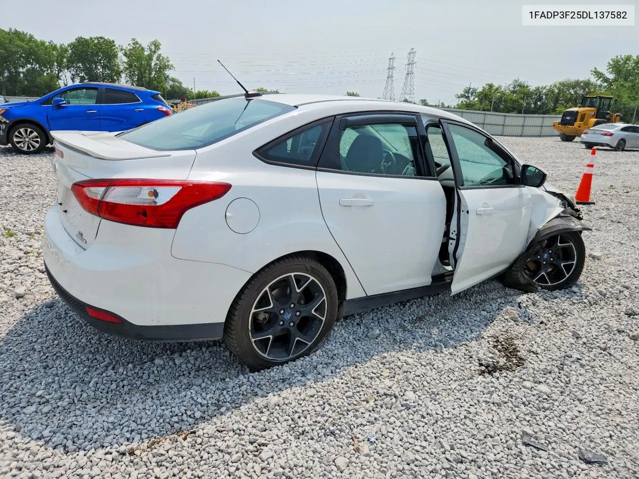 2013 Ford Focus Se VIN: 1FADP3F25DL137582 Lot: 61135986