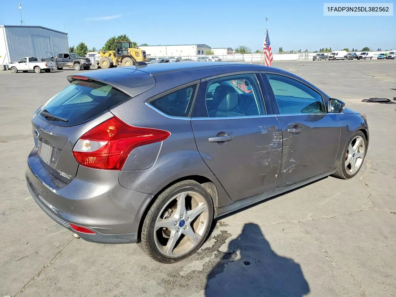 2013 Ford Focus Titanium VIN: 1FADP3N25DL382562 Lot: 61741806