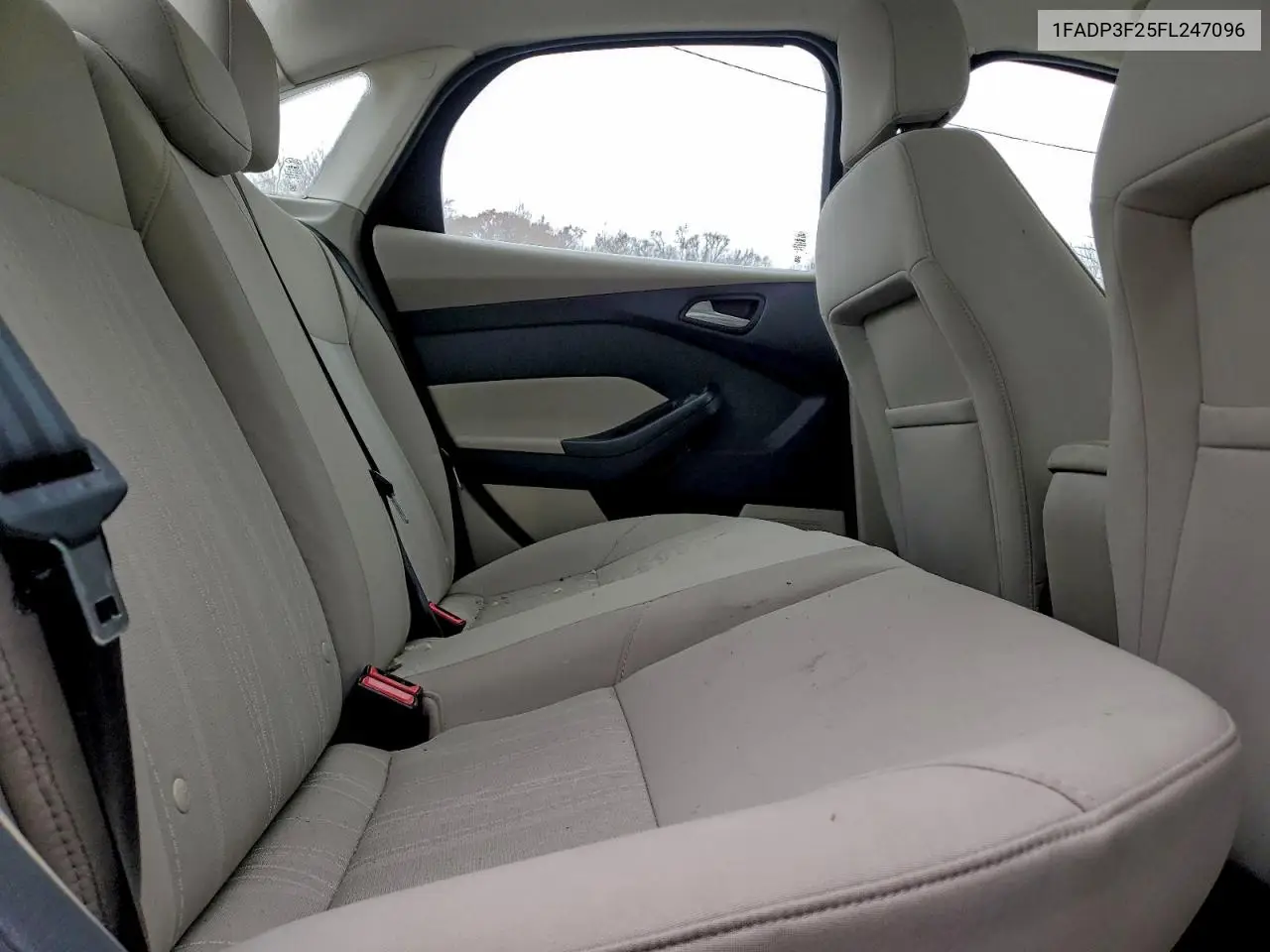 1FADP3F25FL247096 2015 Ford Focus Se