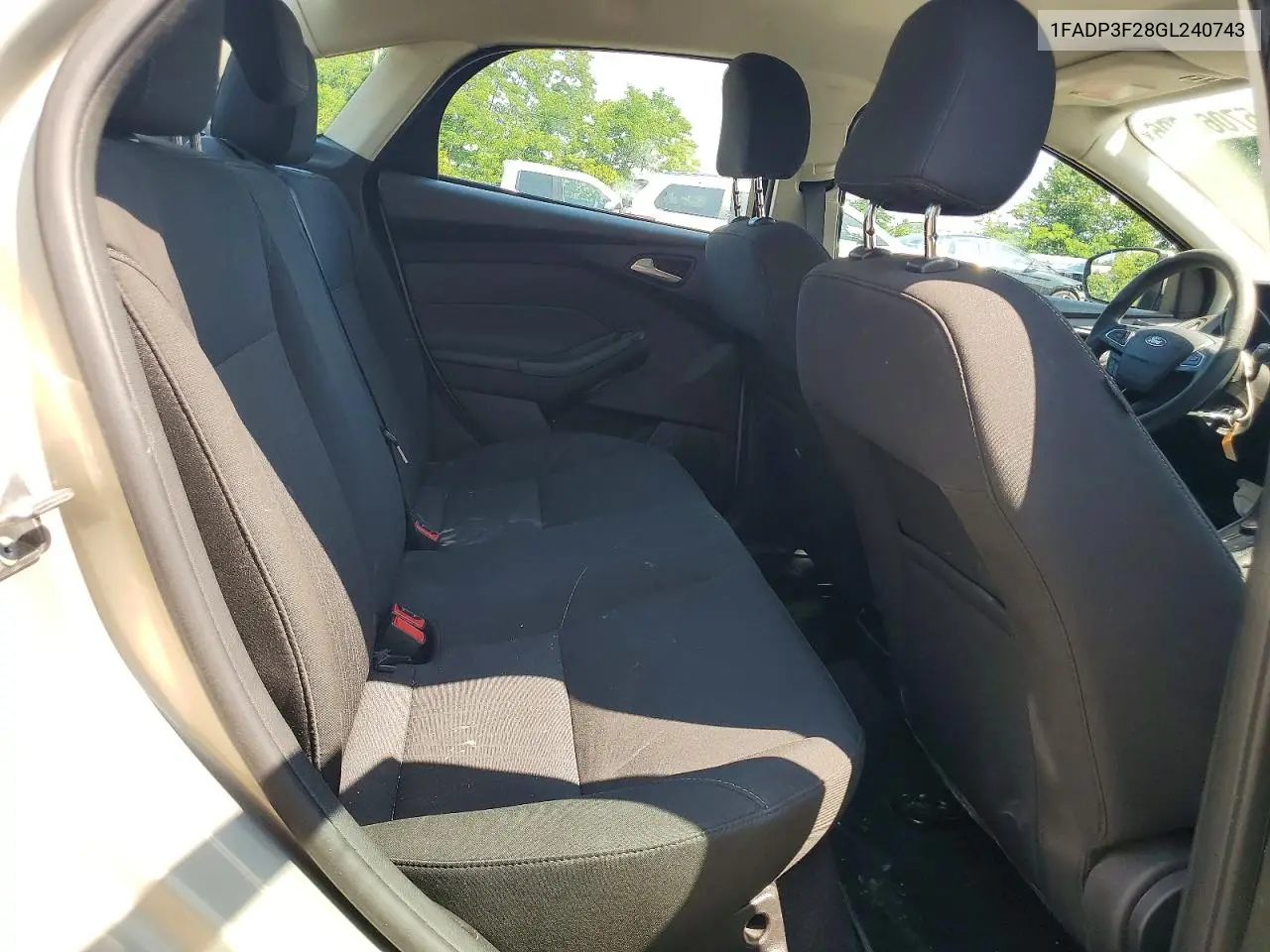 2016 Ford Focus Se VIN: 1FADP3F28GL240743 Lot: 57060096