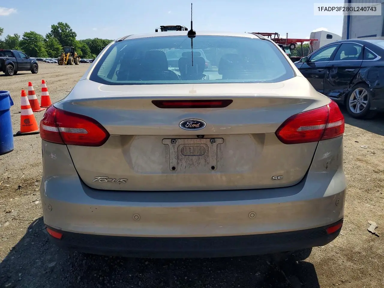2016 Ford Focus Se VIN: 1FADP3F28GL240743 Lot: 57060096