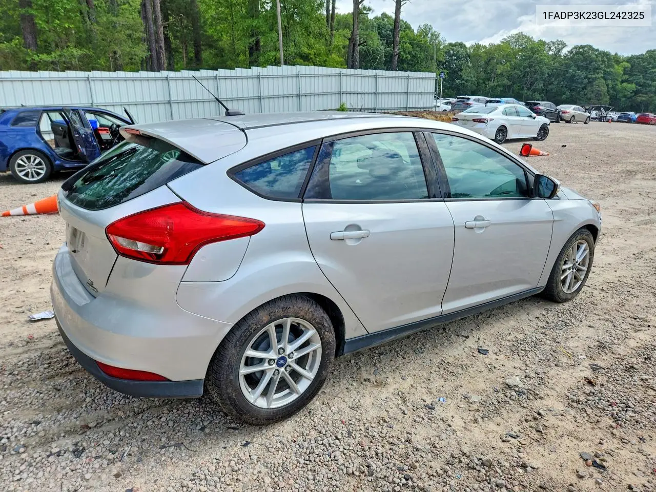 2016 Ford Focus Se VIN: 1FADP3K23GL242325 Lot: 61648386