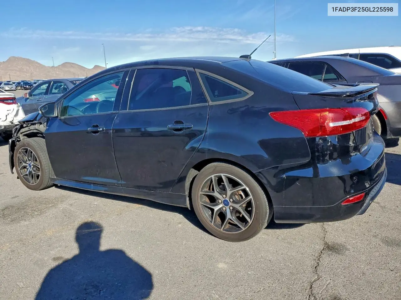 1FADP3F25GL225598 2016 Ford Focus Se