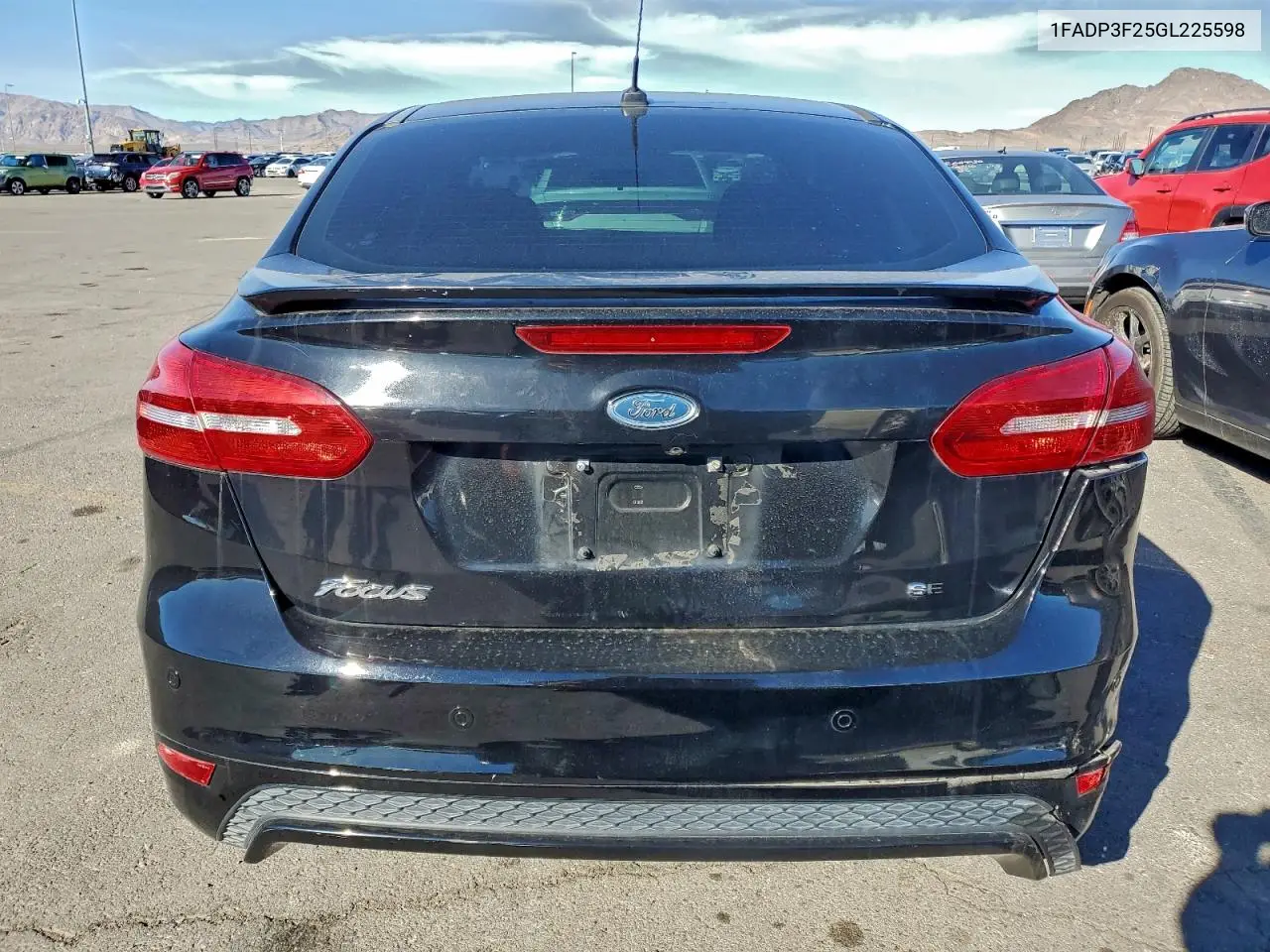 1FADP3F25GL225598 2016 Ford Focus Se