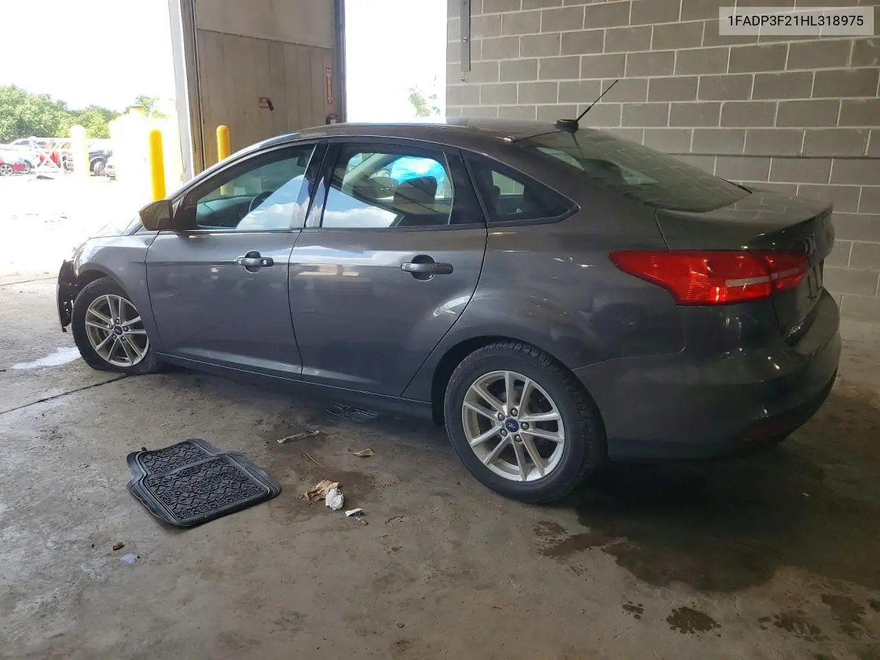 2017 Ford Focus Se VIN: 1FADP3F21HL318975 Lot: 61793866