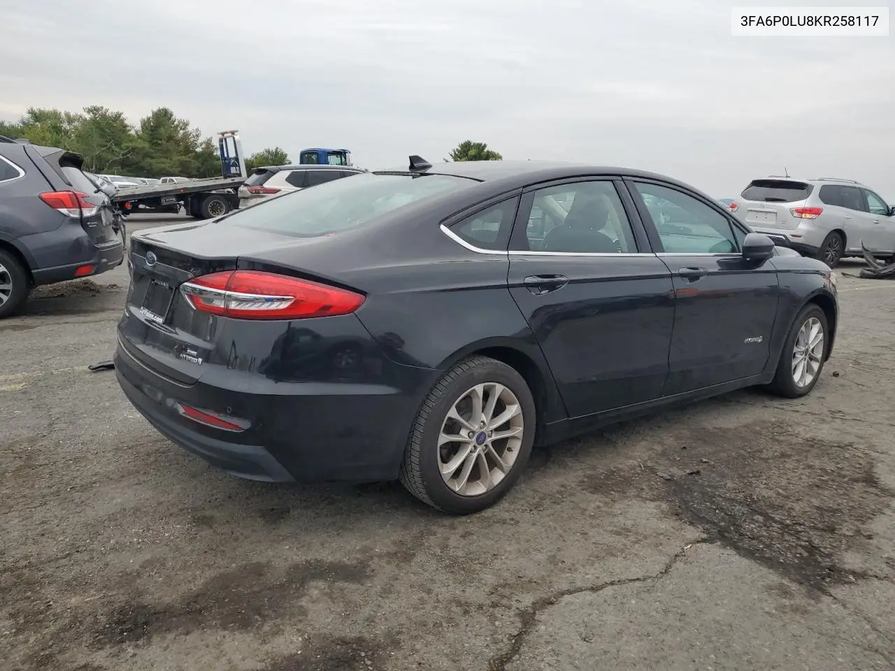 3FA6P0LU8KR258117 2019 Ford Fusion Se
