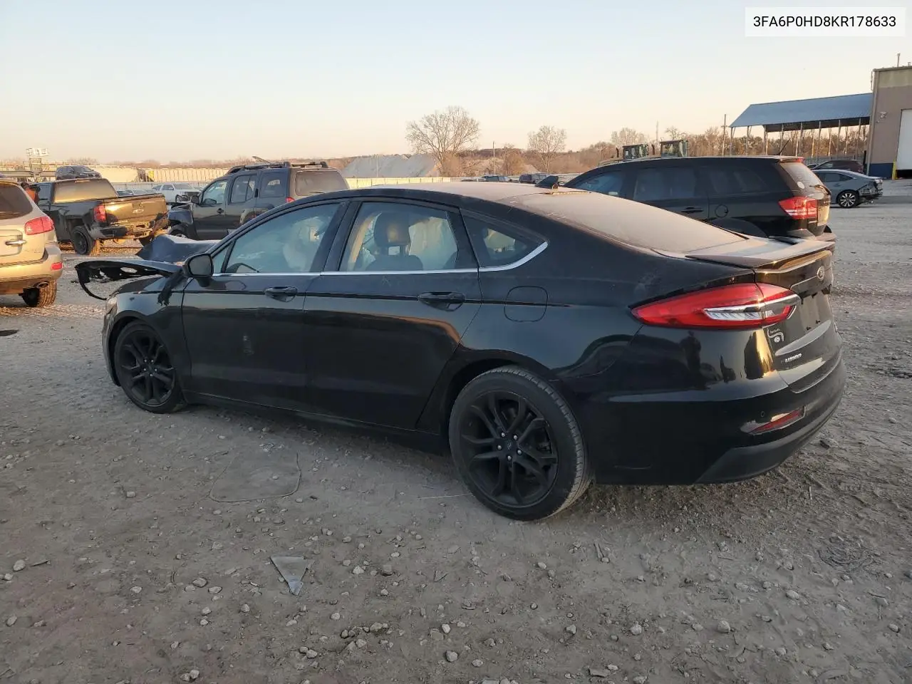 3FA6P0HD8KR178633 2019 Ford Fusion Se