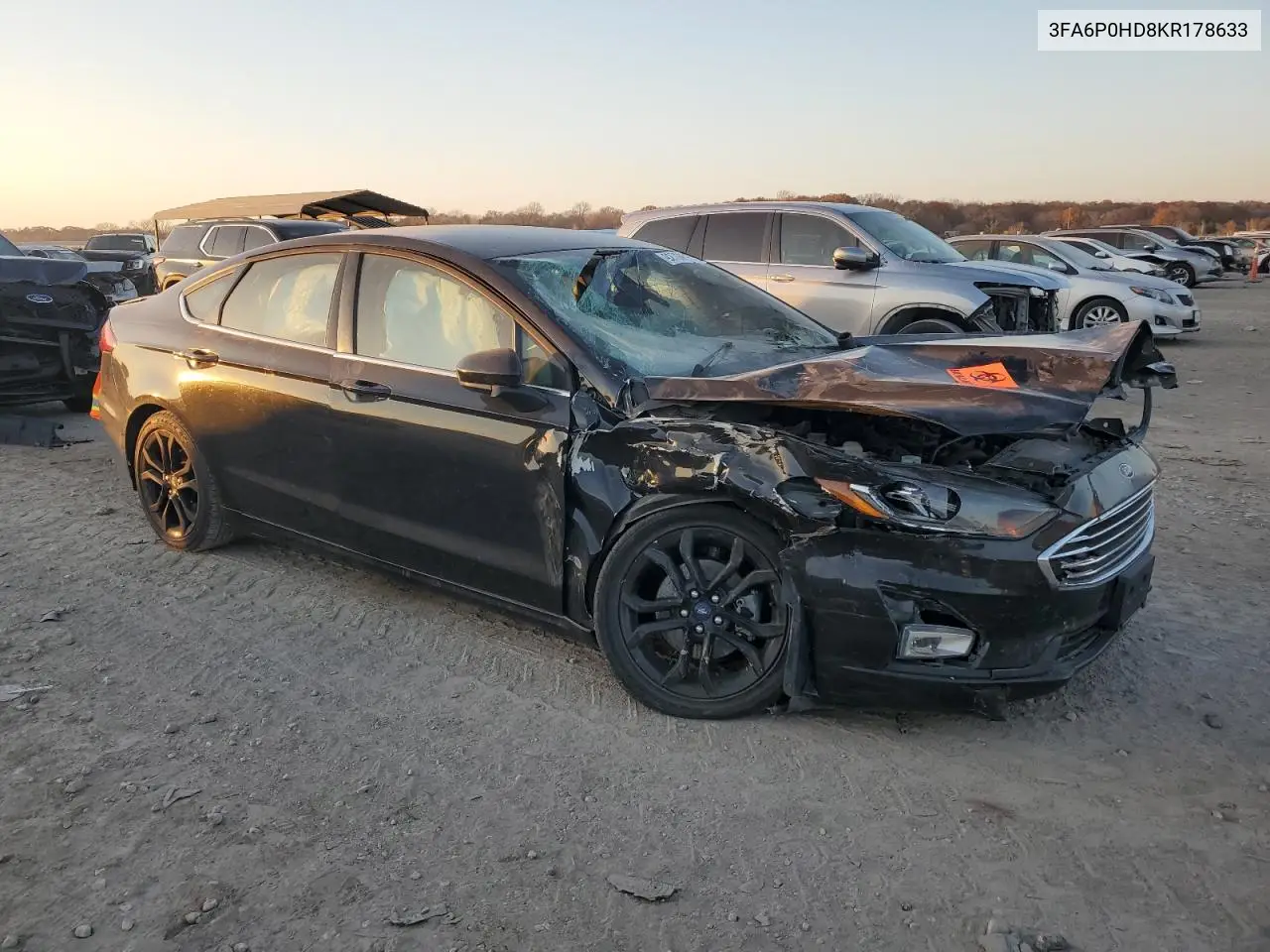 3FA6P0HD8KR178633 2019 Ford Fusion Se