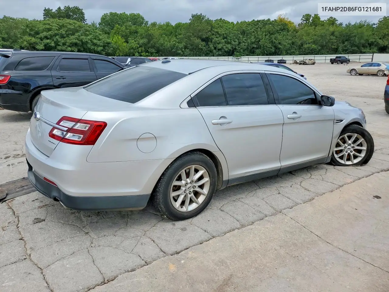 2015 Ford Taurus Se VIN: 1FAHP2D86FG121681 Lot: 61700636