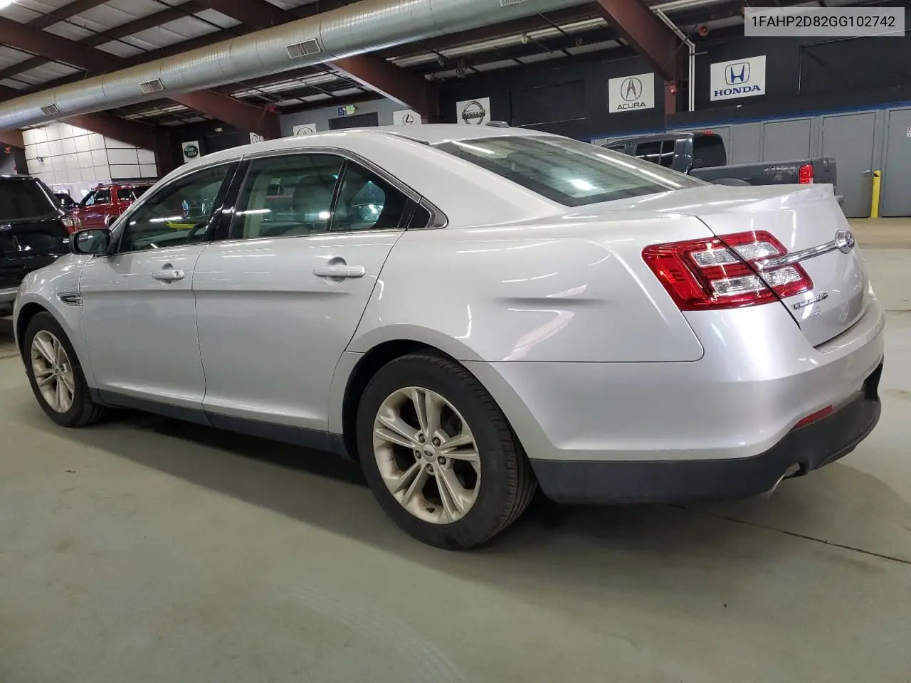 1FAHP2D82GG102742 2016 Ford Taurus Se