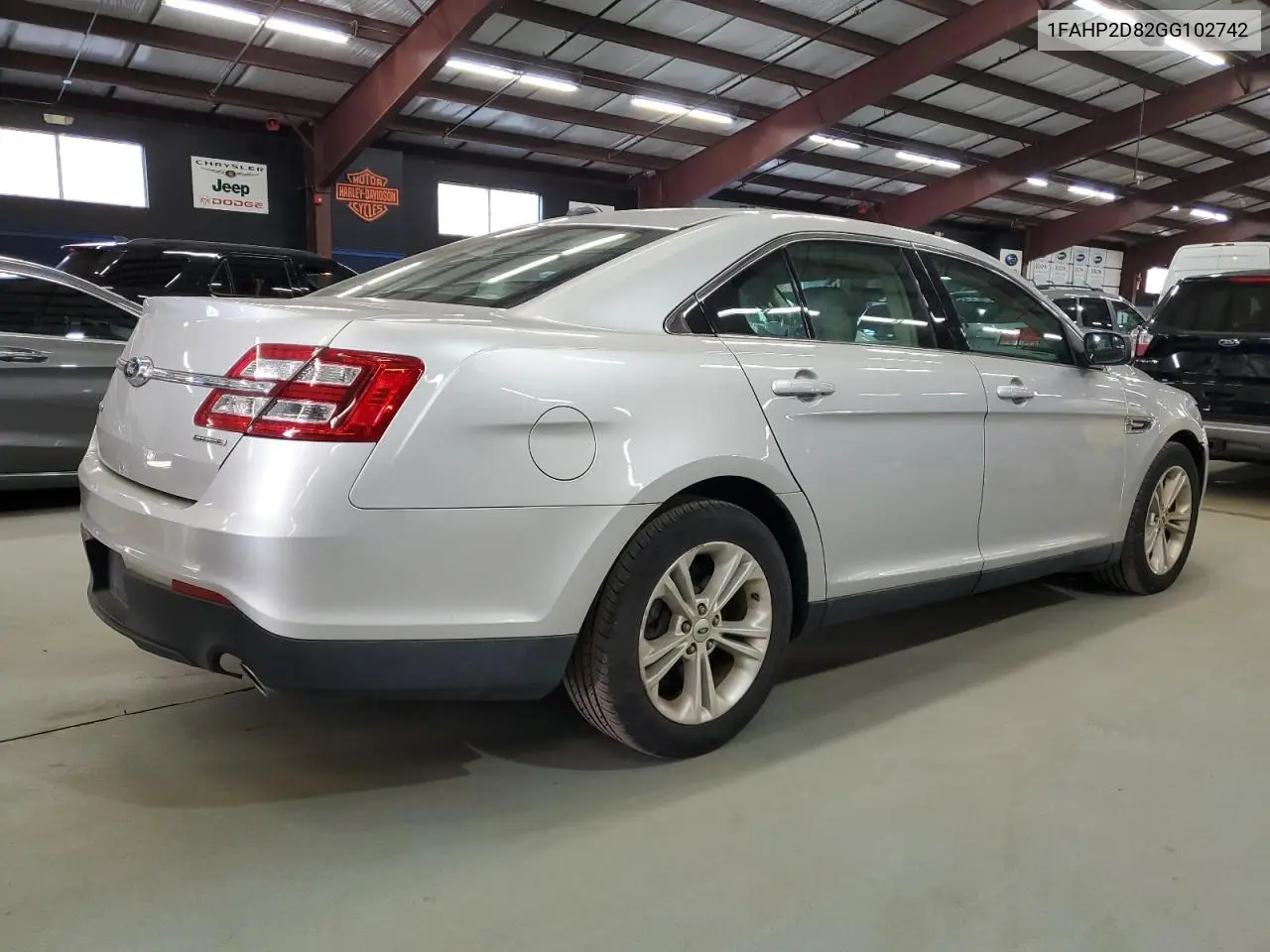1FAHP2D82GG102742 2016 Ford Taurus Se