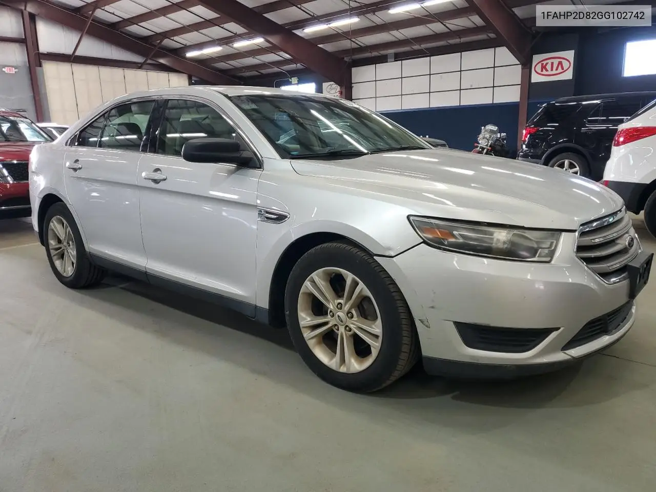 1FAHP2D82GG102742 2016 Ford Taurus Se