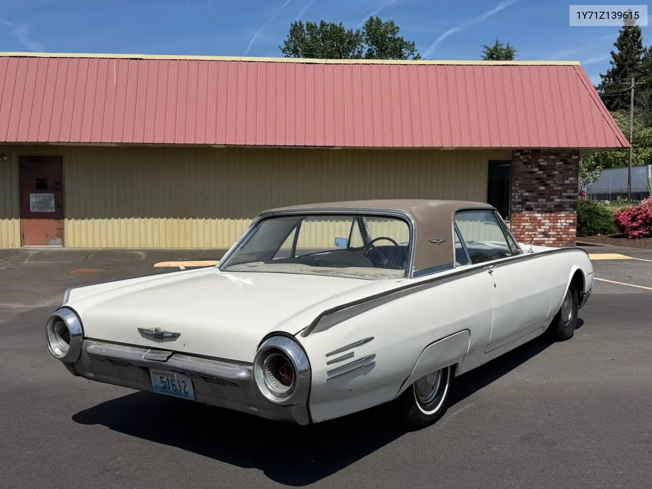 1961 Ford Thunderbird VIN: 1Y71Z139615 Lot: 57712406