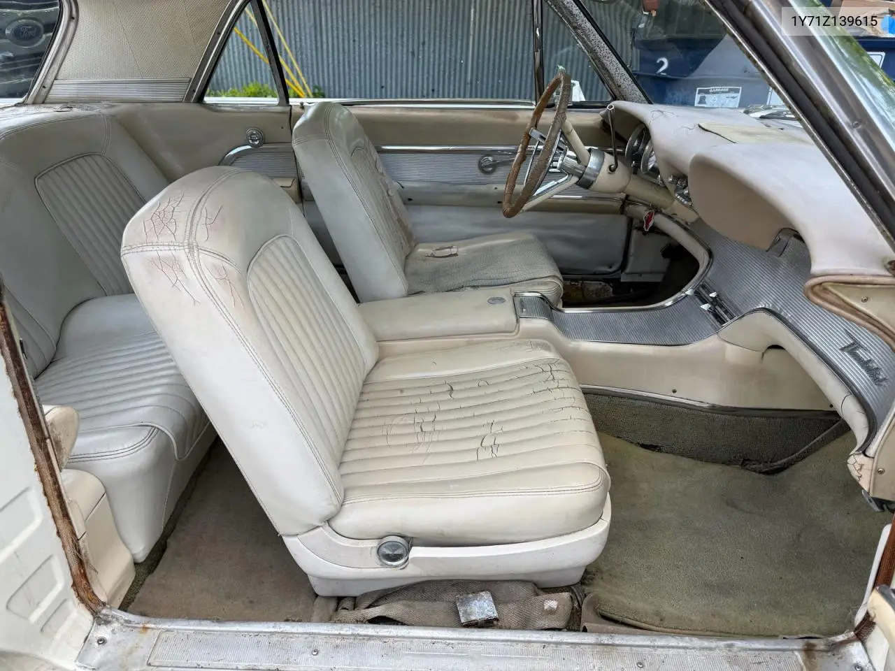 1961 Ford Thunderbird VIN: 1Y71Z139615 Lot: 57712406