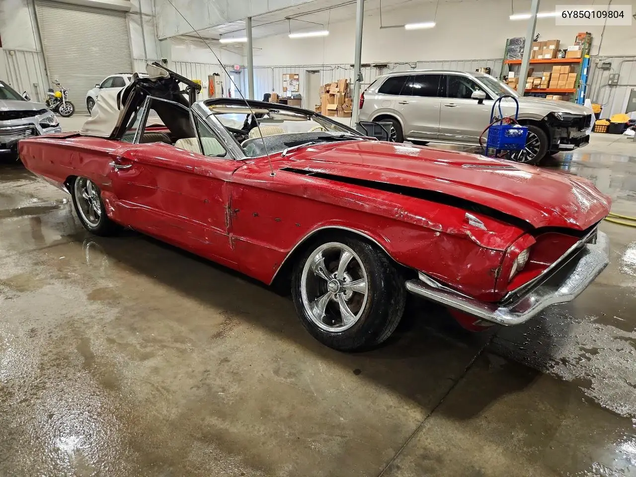 1966 Ford T Bird VIN: 6Y85Q109804 Lot: 60604586