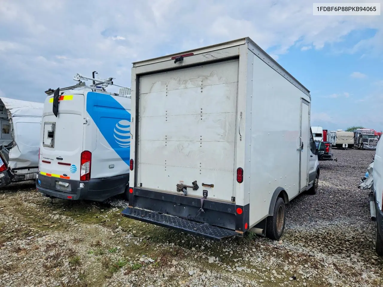 2023 Ford Transit Box Truck VIN: 1FDBF6P88PKB94065 Lot: 58947436