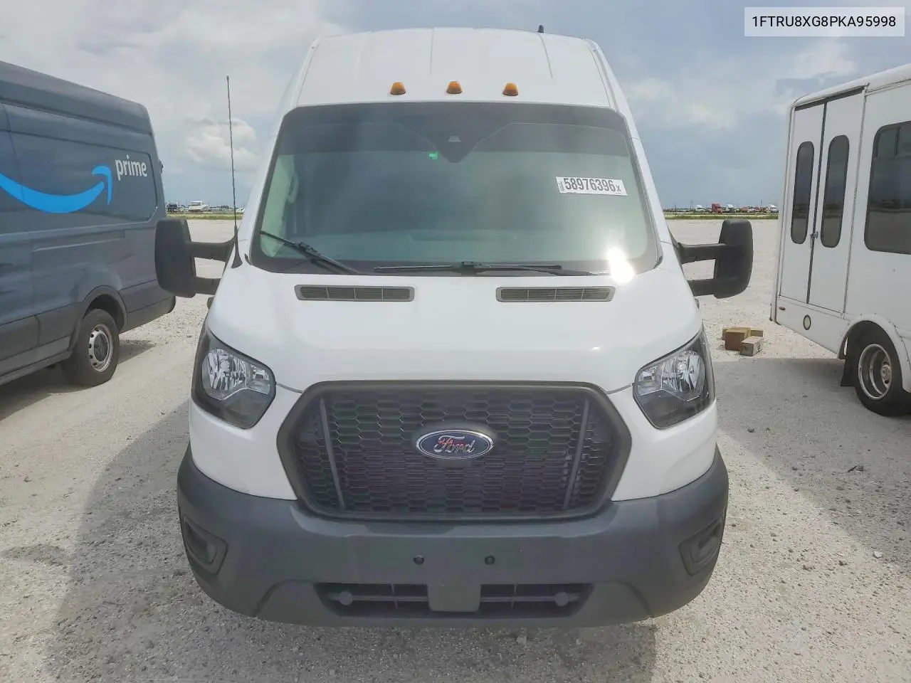 2023 Ford Transit T-350 Hd VIN: 1FTRU8XG8PKA95998 Lot: 58976396