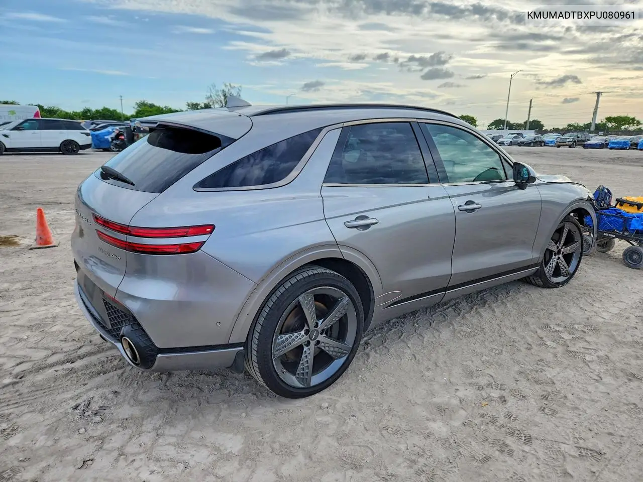 2023 Genesis Gv70 2.5T Standard VIN: KMUMADTBXPU080961 Lot: 56852576