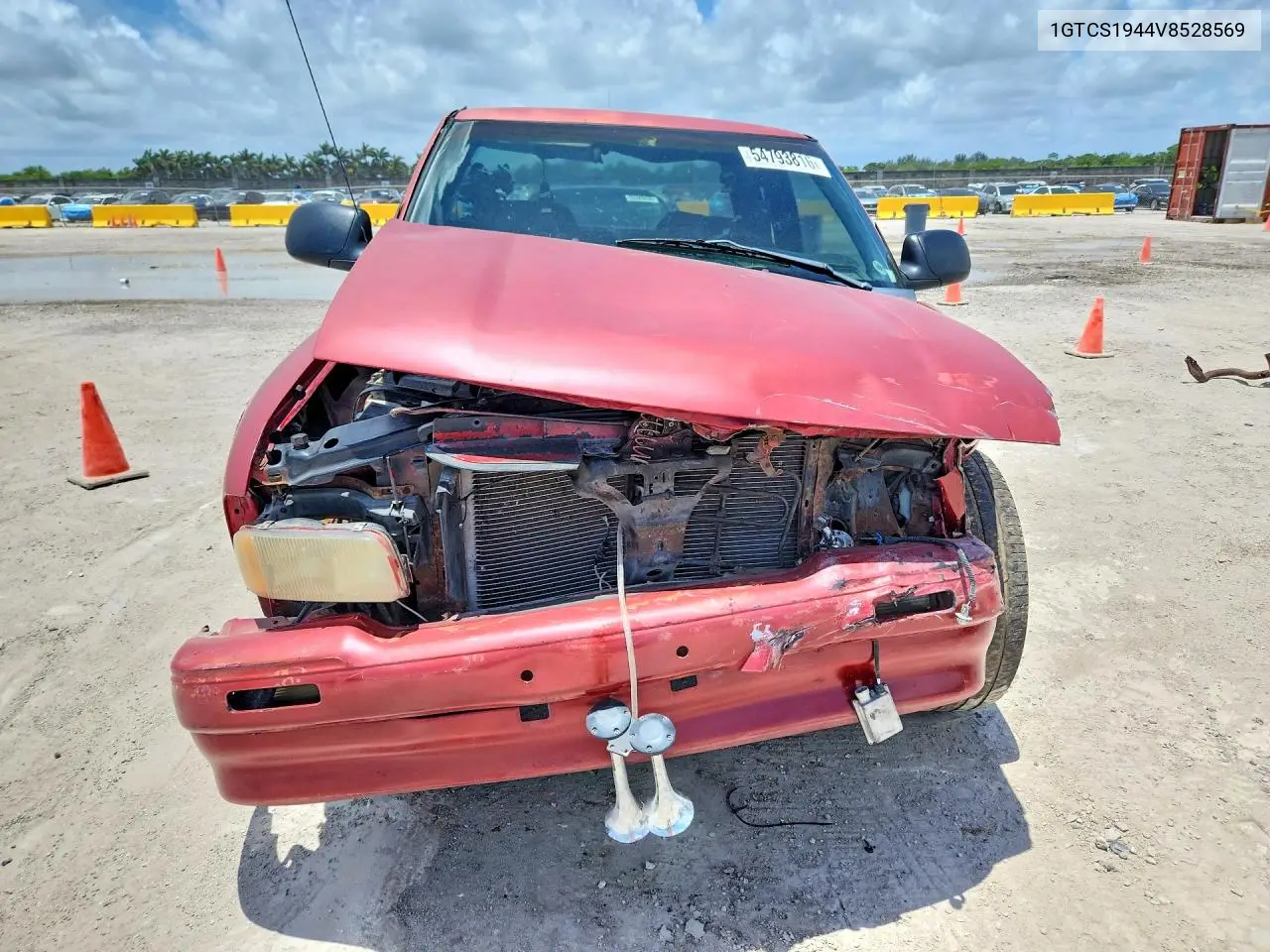 1997 GMC Sonoma VIN: 1GTCS1944V8528569 Lot: 54793816