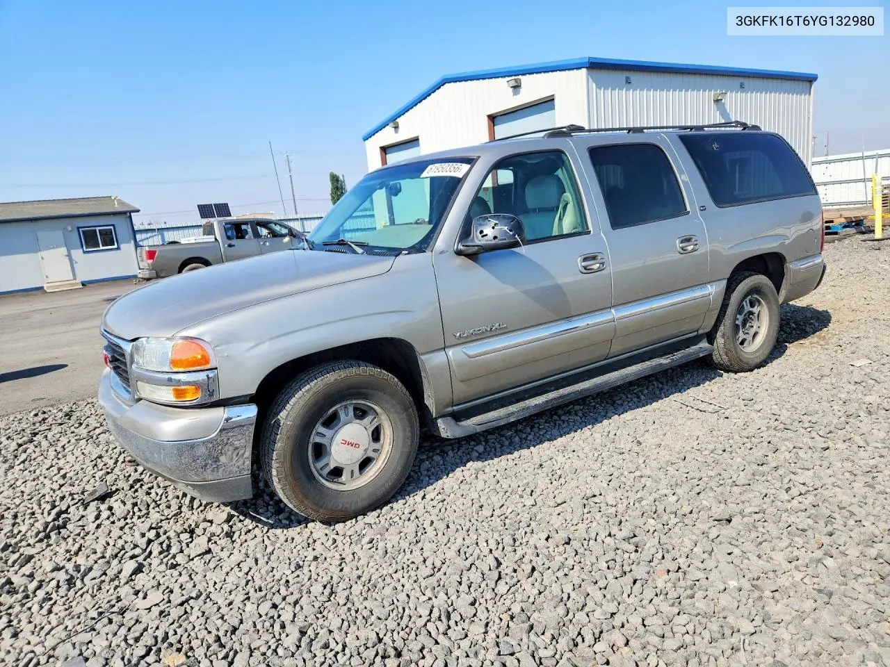 2000 GMC Yukon Xl K1500 VIN: 3GKFK16T6YG132980 Lot: 61950356