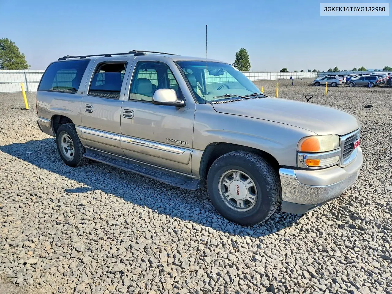 2000 GMC Yukon Xl K1500 VIN: 3GKFK16T6YG132980 Lot: 61950356