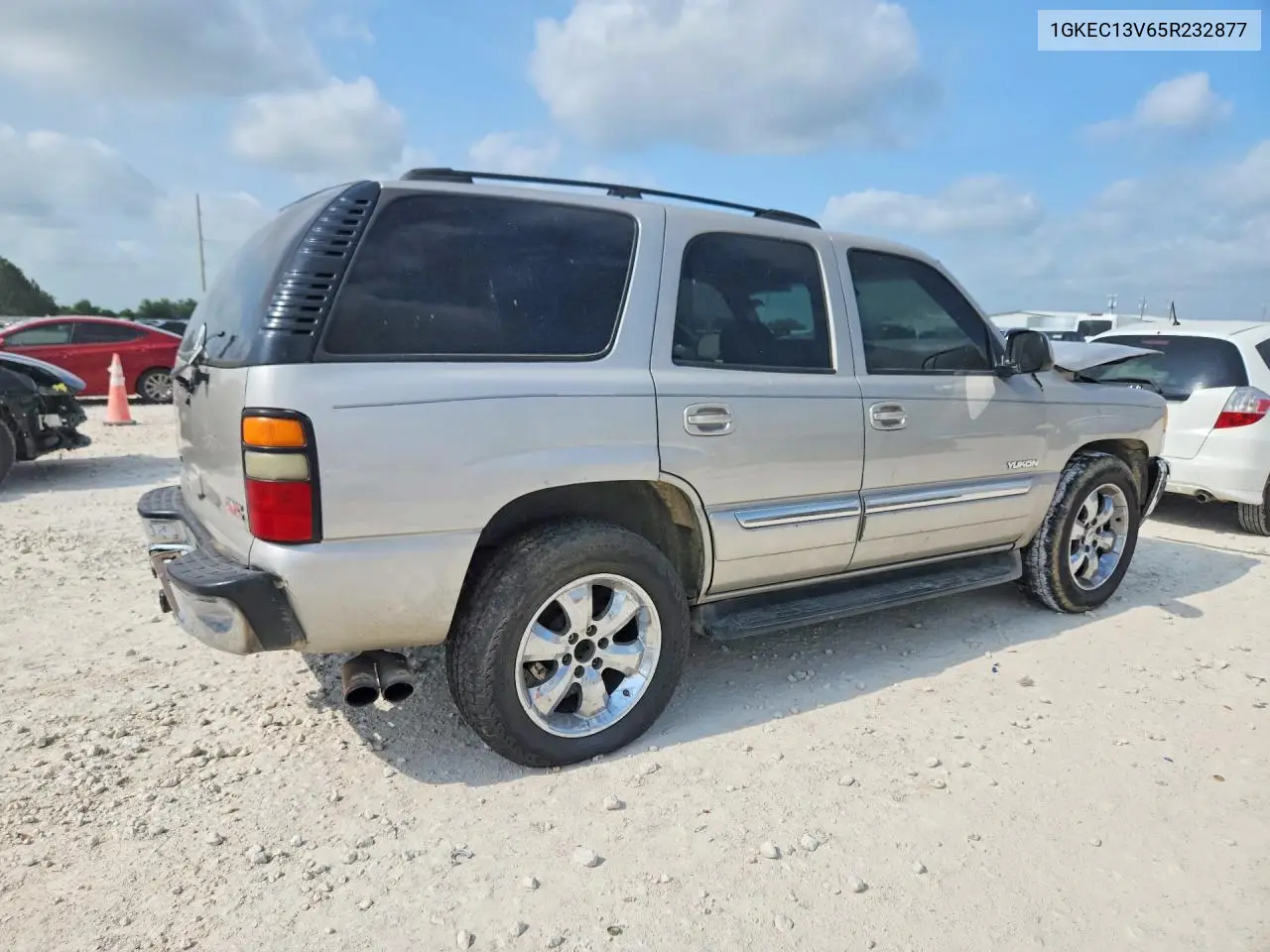 2005 GMC Yukon VIN: 1GKEC13V65R232877 Lot: 57489496