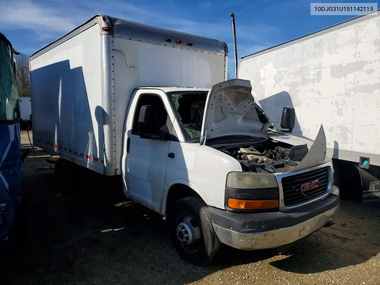 2005 GMC Savana Box Truck VIN: 1GDJG31U151142115 Lot: 77958265