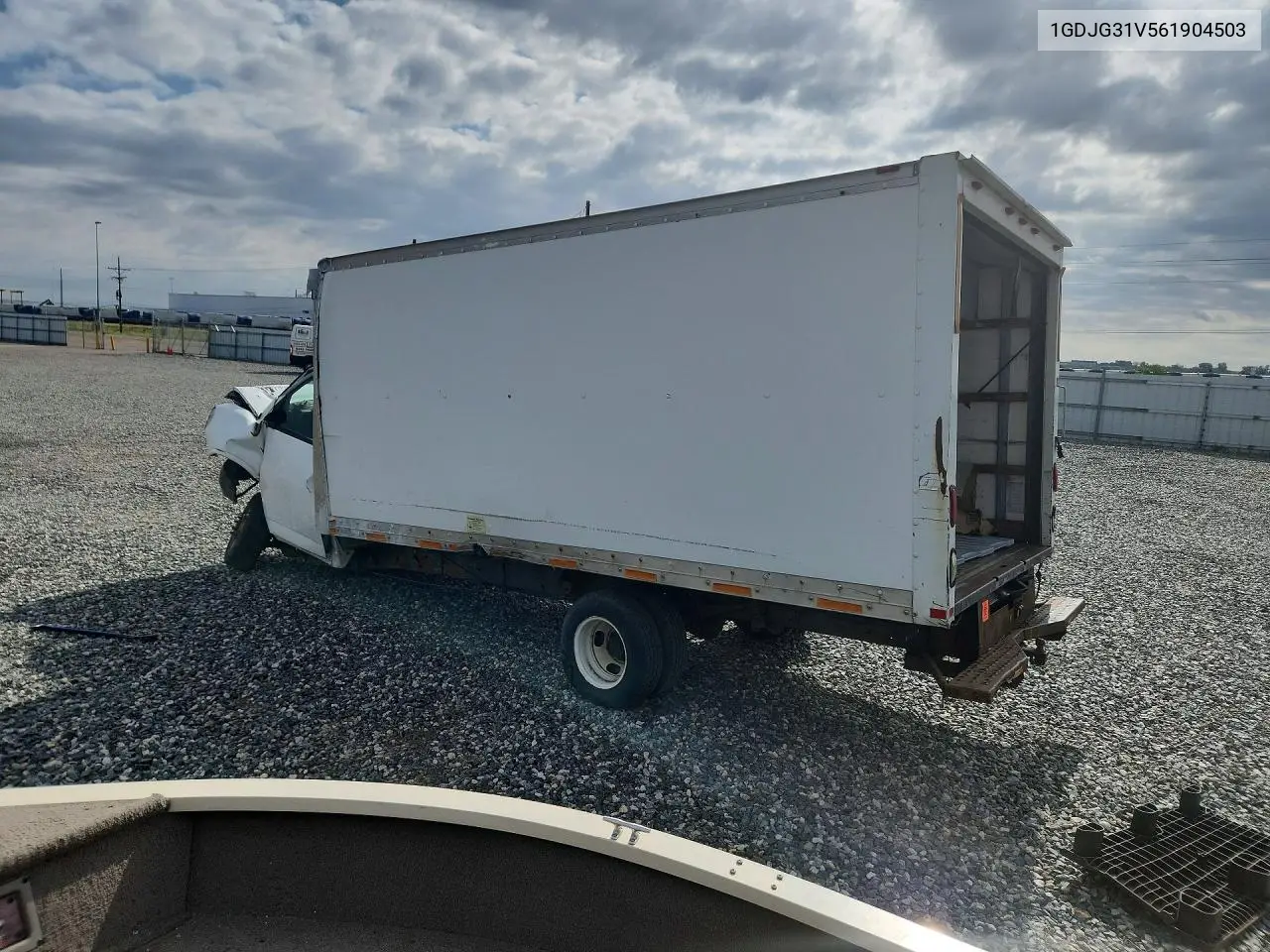 2006 GMC Savana Box Truck VIN: 1GDJG31V561904503 Lot: 54845796