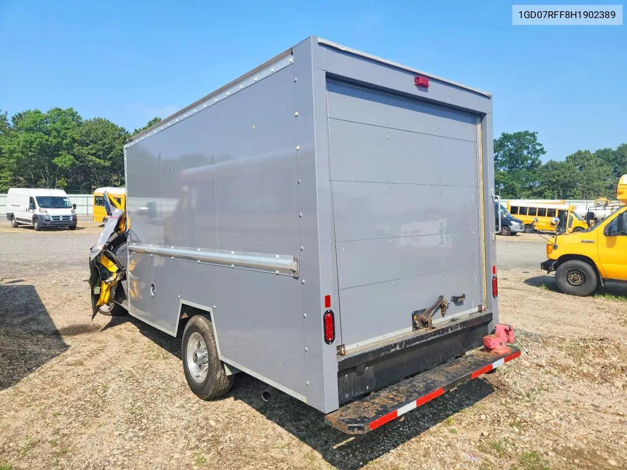 2017 GMC Savana Box Truck VIN: 1GD07RFF8H1902389 Lot: 59191576