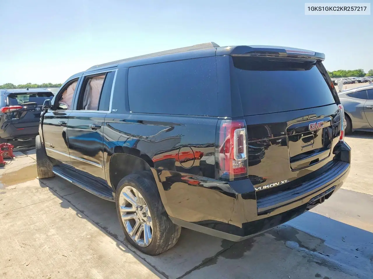2019 GMC Yukon Xl C1500 Slt VIN: 1GKS1GKC2KR257217 Lot: 53378126