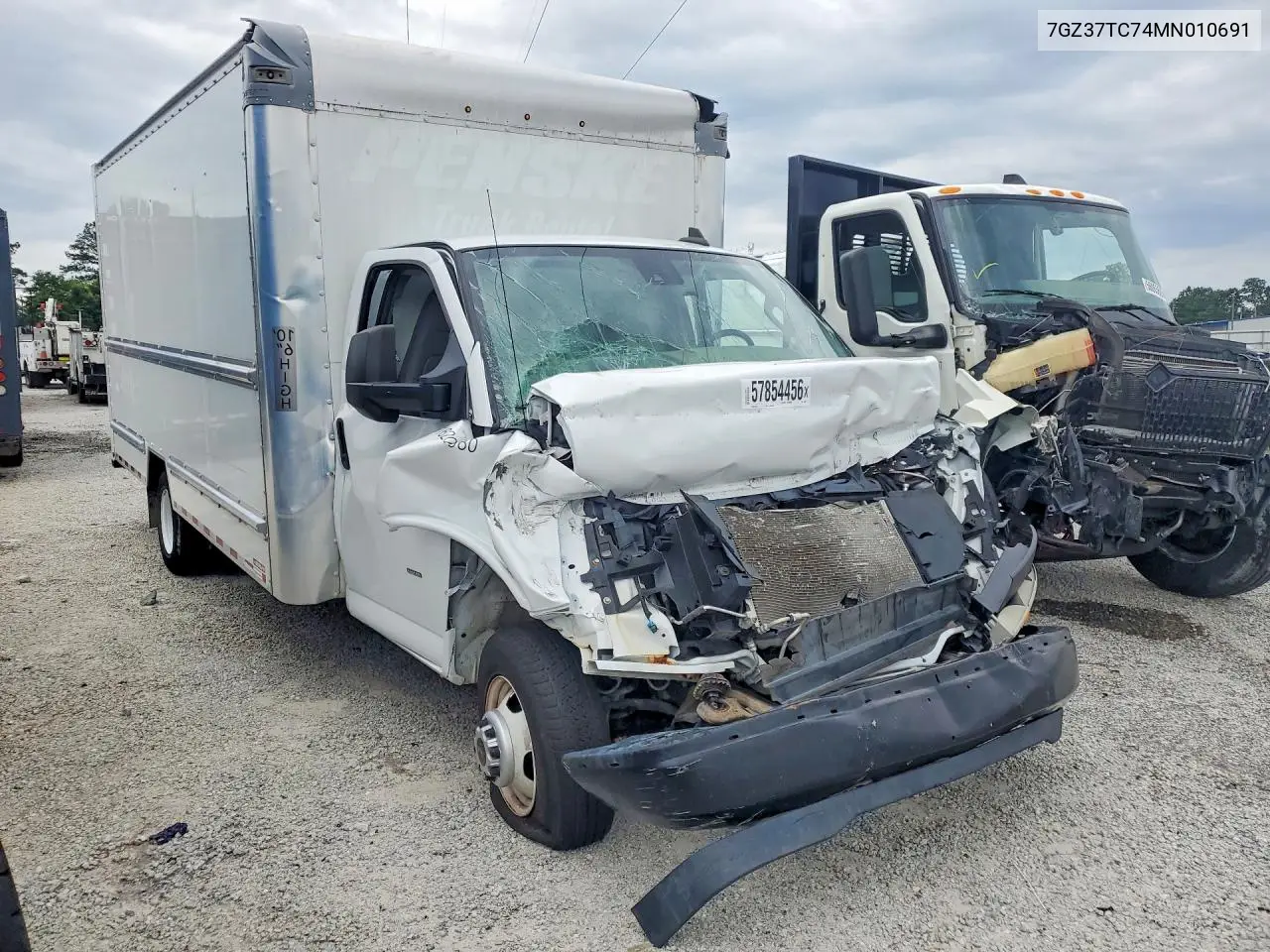 2021 GMC Savana Box Truck VIN: 7GZ37TC74MN010691 Lot: 57854456