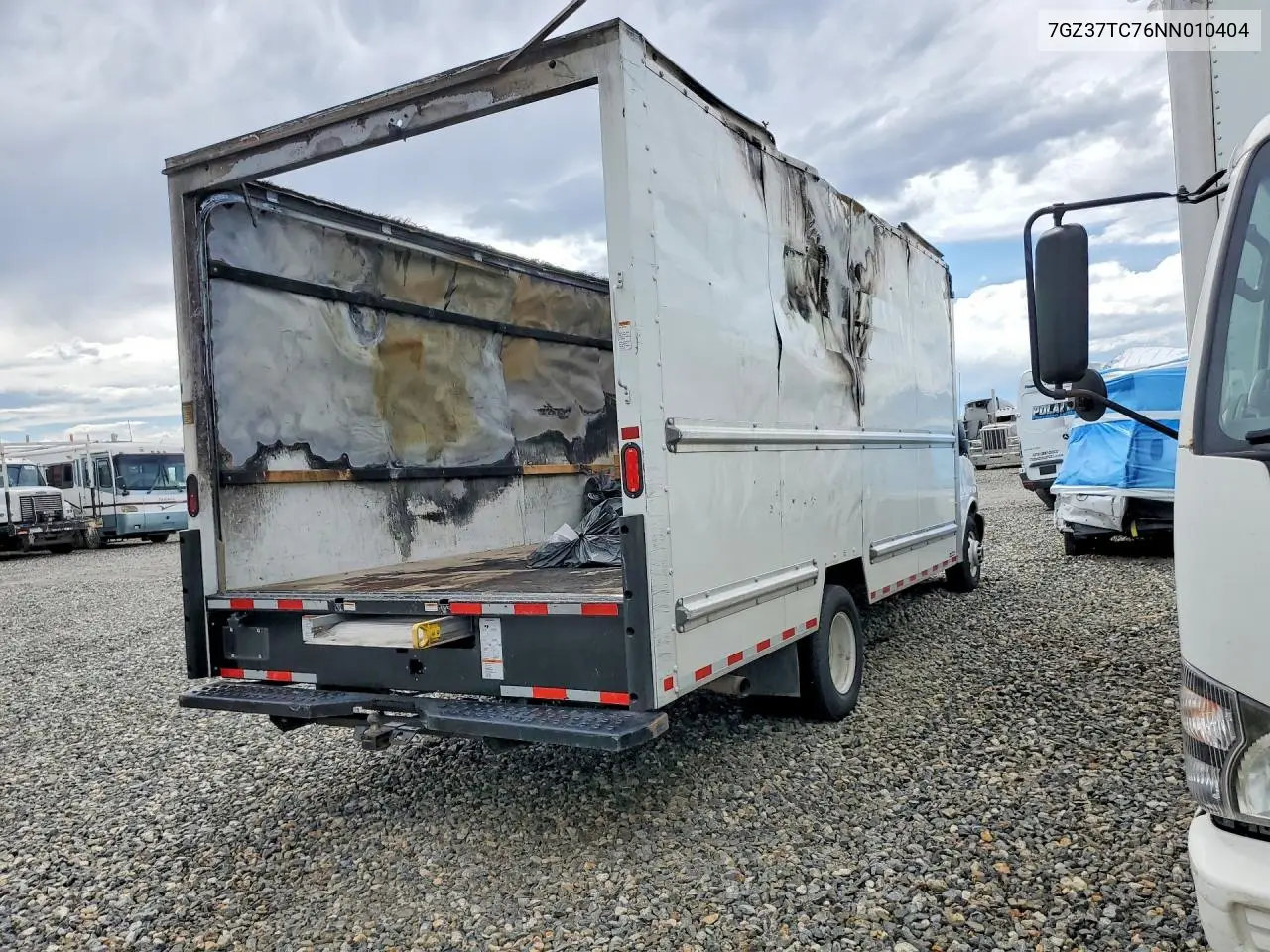 2022 GMC Savana Box Truck VIN: 7GZ37TC76NN010404 Lot: 52099926