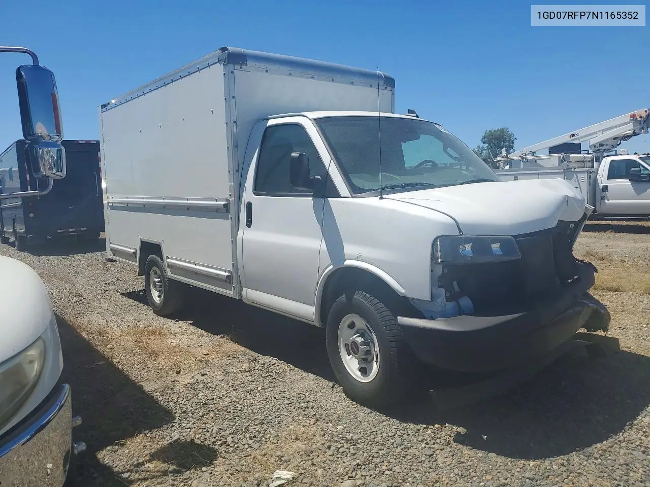 2022 GMC Savana Cut - Box Truck VIN: 1GD07RFP7N1165352 Lot: 57356916