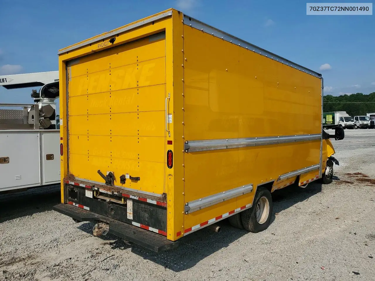 2022 GMC Savana Box Truck VIN: 7GZ37TC72NN001490 Lot: 57409266
