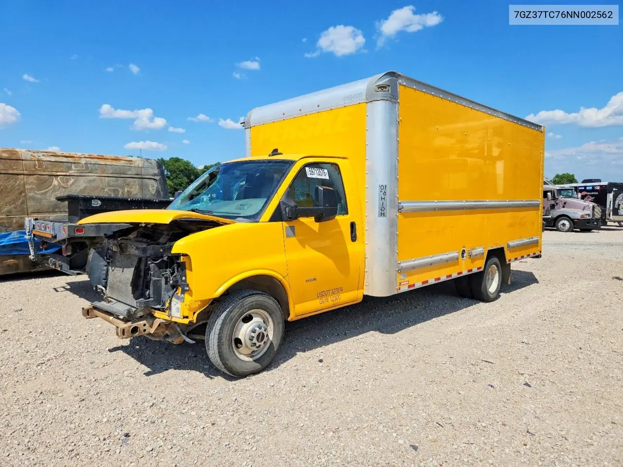 2022 GMC Savana Cut - Box Truck VIN: 7GZ37TC76NN002562 Lot: 59713576