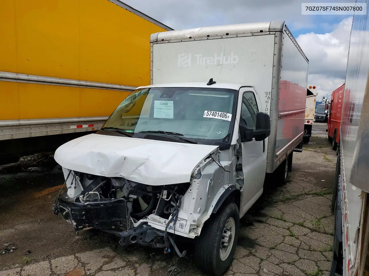 2025 GMC Savana Cut - Box Truck VIN: 7GZ07SF74SN007800 Lot: 57401406