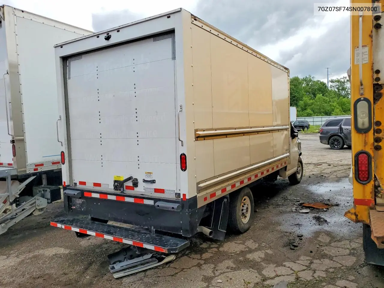 2025 GMC Savana Cut - Box Truck VIN: 7GZ07SF74SN007800 Lot: 57401406