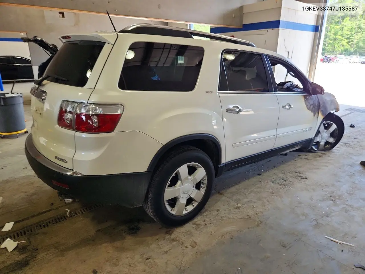 2007 GMC Acadia Slt-2 VIN: 1GKEV33747J135587 Lot: 60680506
