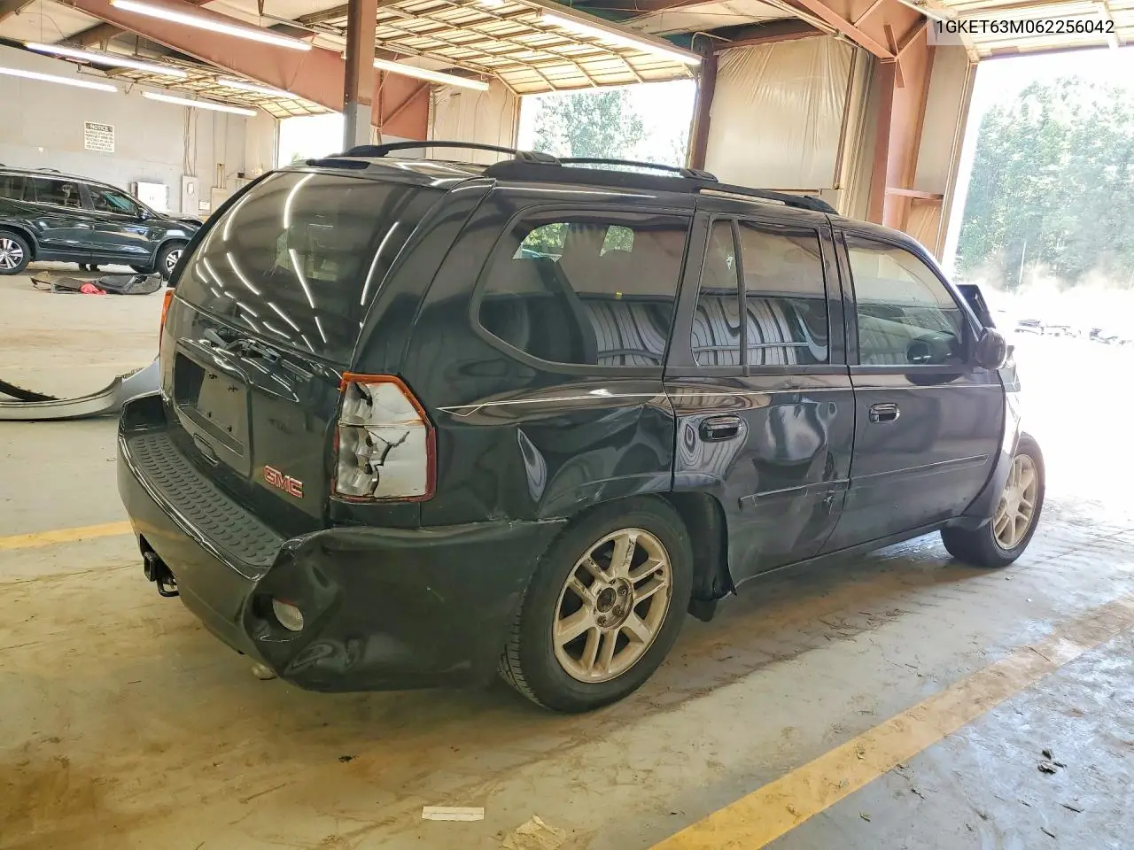 2006 GMC Envoy Denali VIN: 1GKET63M062256042 Lot: 61535186