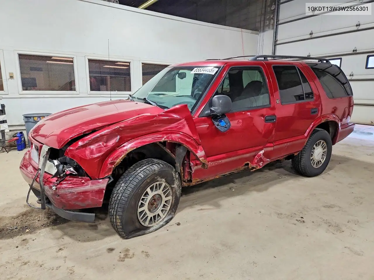 1998 GMC Jimmy VIN: 1GKDT13W3W2566301 Lot: 85634455